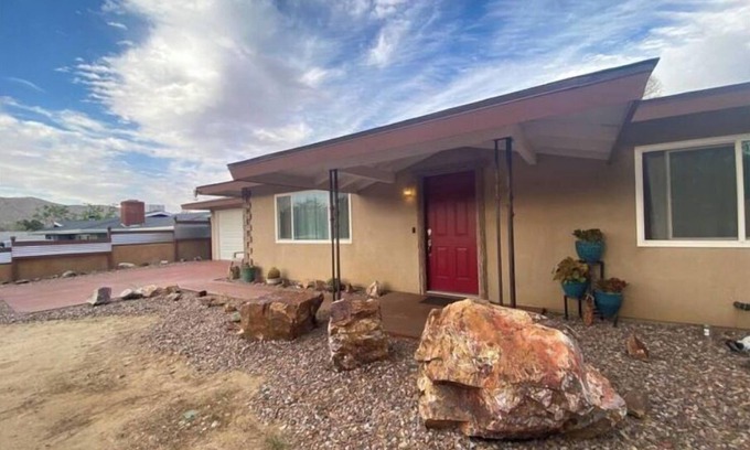 Yucca Valley House | Welcome, Mi Casa es su Casa