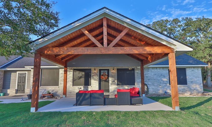 College Station House | Welcome to Aggieland’s newest Peaceful Game Day Haven Retreat with a Game Room