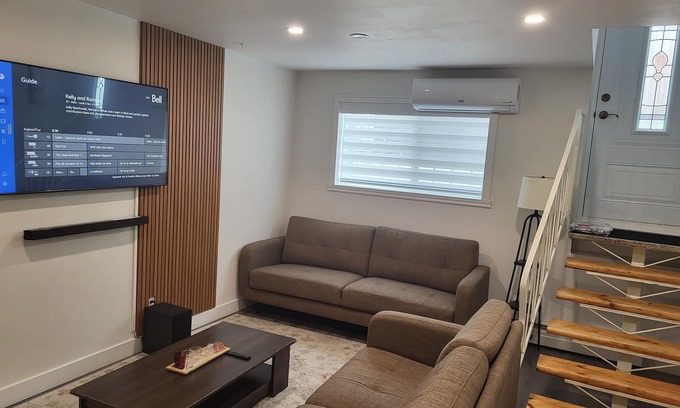 Longueuil Apartment | Welcome to Auberge Dupas , in a quiet area of the city of longueuil - Qc .