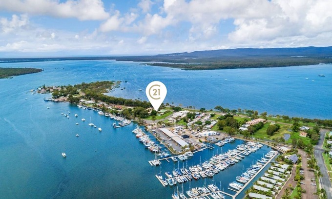 Tin Can Bay House | Welcome to "Bay Views on Esplanade"