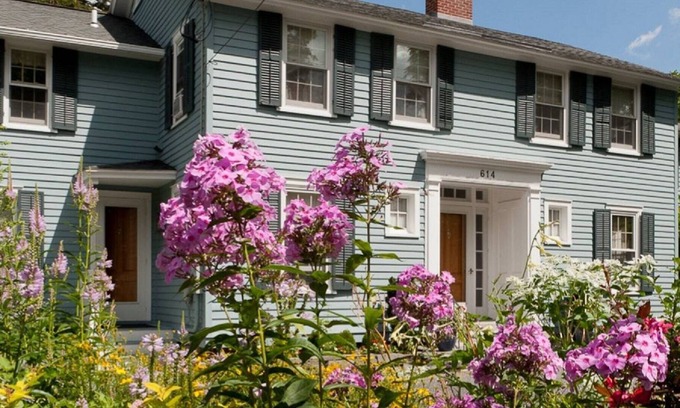 Geneva House | Welcome to Buena Vista House! Come explore #FLX style!