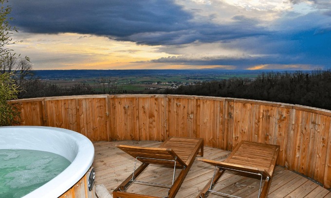 La Cote-Saint-Andre House | Welcome to Domaine des étoiles Unusual accommodations