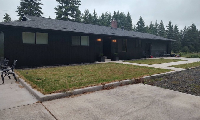 Clatskanie House | Welcome to Fox Fir Acres, your oasis in the country