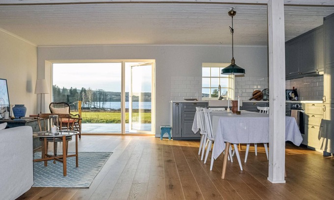 Klassbol Apartment | Welcome to Haltersbol and this vacation home from 2019. Deie apartment house offers a beautiful view
