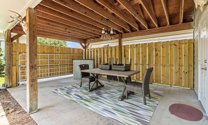 Humble House | Welcome to Humble Inn, your cozy home away from home in the heart of Humble, TX
