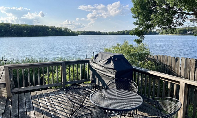 Spirit Lake Cabin | Welcome to Hygge House! -Dual Lake Access-