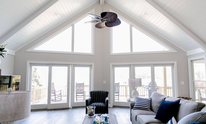 Huddleston House | WELCOME TO ISLAND VIEW AT SMITH MOUNTAIN LAKE