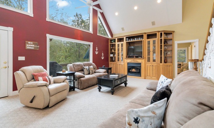 Sloans Valley House | Welcome to “Lakeview Paradise” – Your Perfect Lakeside Escape