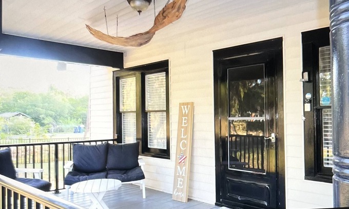 Greater Palm River Point CDC House | Welcome to M&E Lakehouse!