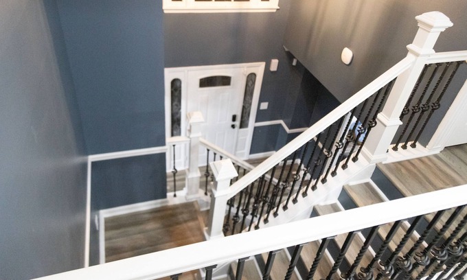 Irondale House | Welcome to my spontaneous spacious Bluhouse