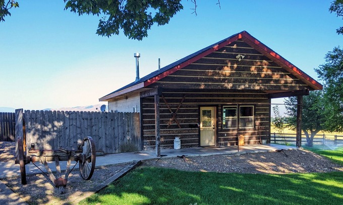St. Ignatius Apartment | Welcome to our cabin on the Ranch!