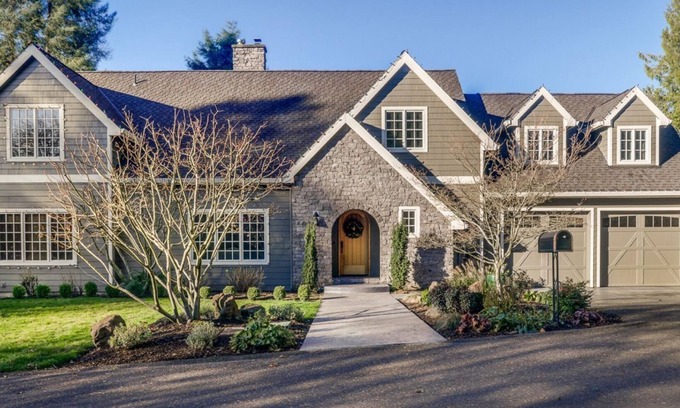 Cedar Hills Apartment | Welcome to our Luxury Memory Lane Hideaway