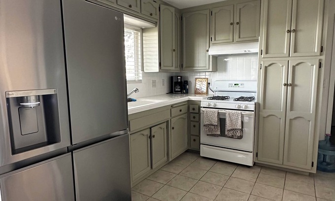 Palmdale House | Welcome to our peaceful and cozy retreat!