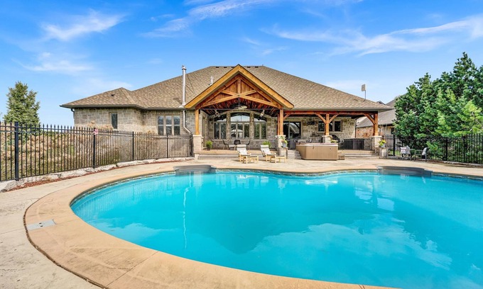 Cambridge House | Welcome to paradise in Cambridge Ontario!