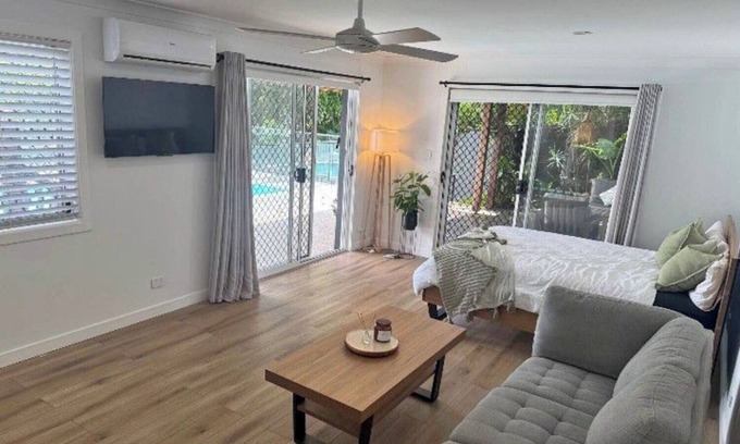 Runaway Bay House | Welcome To Pebble Beach Retreat Hope You Enjoy Your Stay With Us nnThank You😁