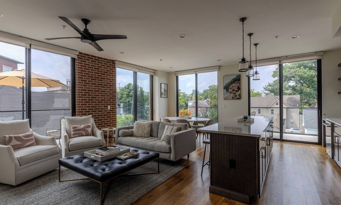 Princeton Apartment | Welcome to Princeton's finest 2 bed+2bath located in the heart of downtown!
