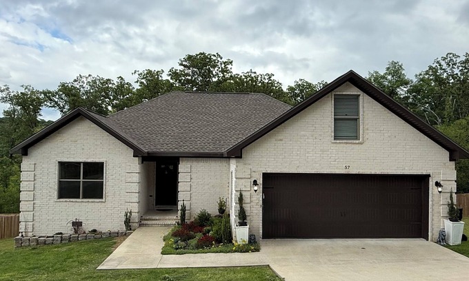 Batesville House | Welcome to Riverwood Retreat – Your Peaceful Hilltop Escape!