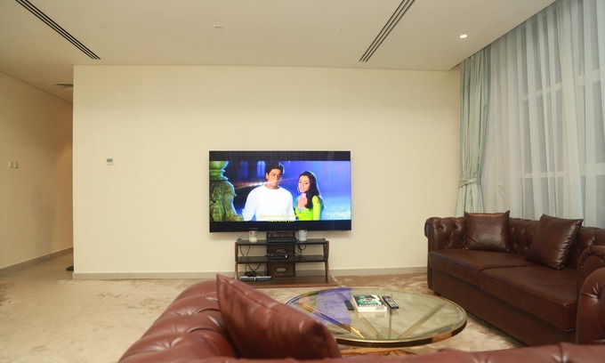Dubai Media City Apartment | Welcome to Sea View 2 Bed Rooms at Dubai Marina!