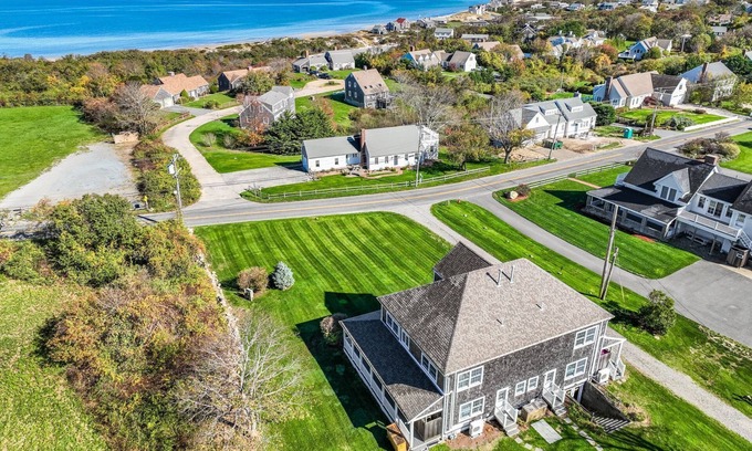 Dennis House | Welcome To Seaside Estate - .1 Mile to Corporation Beach