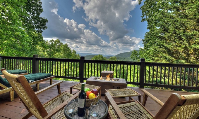 Walnut Mountain Cabin | Welcome to Starlight Mountain: Pet-friendly haven boasting stunning mountain views, hot tub, fire-table, pool table, and reliable WiFi