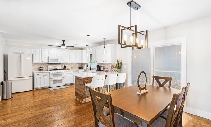 Keansburg House | Welcome To Sunny Side Beachfront Getaway! A Perfect Family Vacation Home!