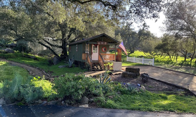 Ramona Cabin | Welcome to Surfing Cowboy Ranch