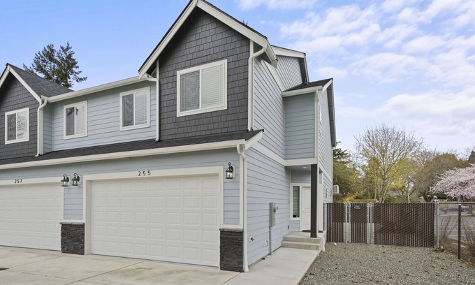 Parkland House | Welcome to The 255 — Your Home Away from Home