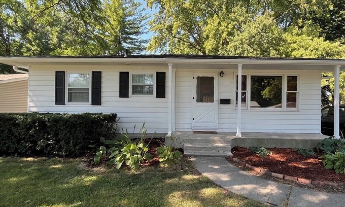 Ames House | Welcome to the Central Hearth! Charming 3 bd 2 bath. Centrally located Sleeps 8!