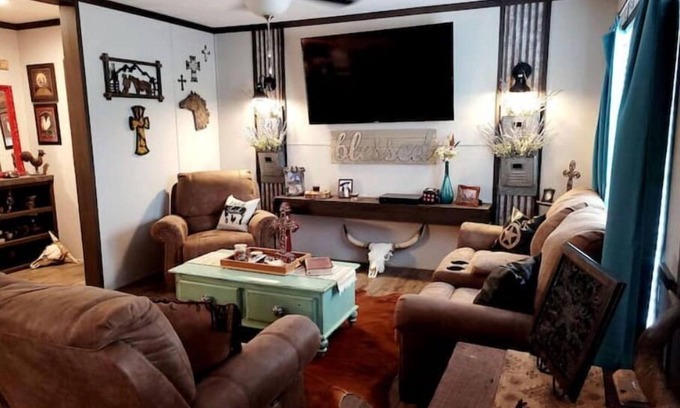 Denison House | Welcome to The Farmhouse!