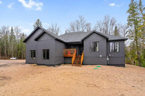 Highlands East House | Welcome To The Hidden Gem Hideaway!