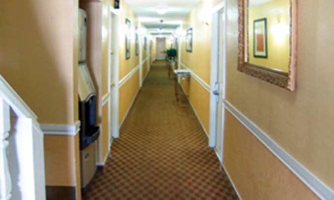 Taft House | Welcome to the Holland inn suites single room