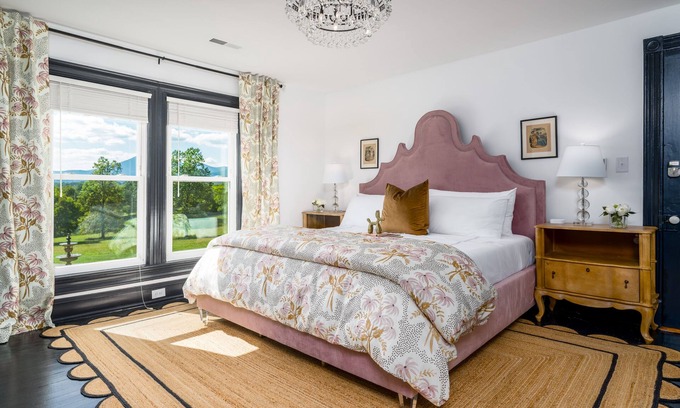 Nellysford Hotel | Welcome to the newly appointed Everett Estate: Where Modern Luxury Meets Historic Charm