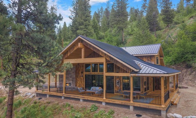 Garden Valley Cabin | Welcome to the Potato Shed-A charming mountain retreat.
