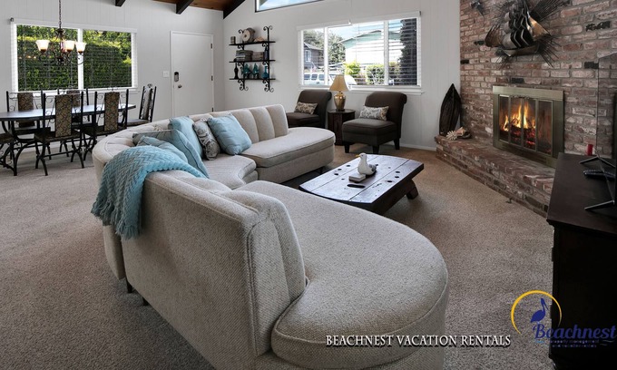 Aptos House | Welcome to the Sea Breeze - easily walking distance to Seacliff Beach with Ocean View!