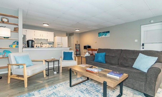 Fairport Harbor Apartment | Welcome to the High Street Suite