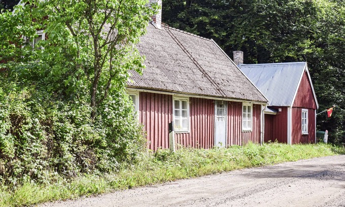 Andrarum House | Welcome to this pretty wooden house.