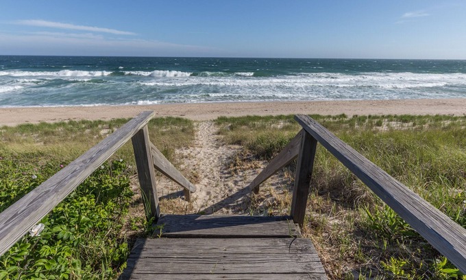 Surfside Cottage | Welcome to your dream beach getaway on the beautiful island of Nantucket!