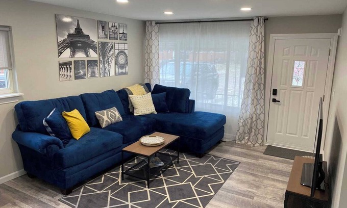 Garden City House | Welcome to your home away from home!