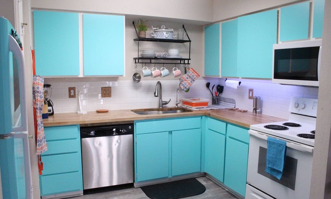 Houston House | Welcome to your home away from home. Quiet 2 bedroom ready for your visit.