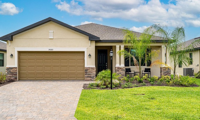 River Hall House | Welcome to your home away from home in Fort Myers, Florida!