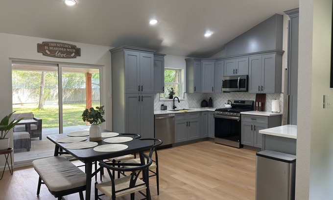 Egypt House | Welcome to your perfect getaway or family retreat in beautiful Magnolia Texas !