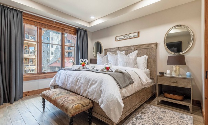 Truckee Condo | Welcome to your upscale ski in/out 1BD/1BA condo with free parking and upgrades.