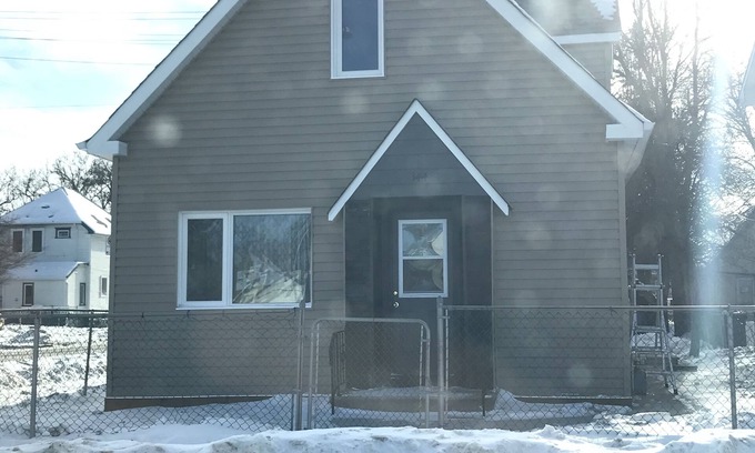 Winnipeg House | Welcome, true north strong and free! Come and see Winnipeg, refresh yourself!
