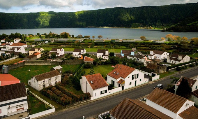 Sete Cidades House | WelcomeBuddy - Casa dos Netos - Garden & Lake III