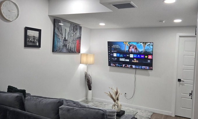 Northwest Edmonton Apartment | Welcoming 2-bedroom basement apartment with in West Edmonton