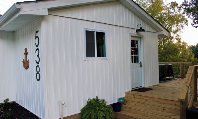 Se Ree House | Welcoming 2-bedroom house with lake access in charming McDaniels