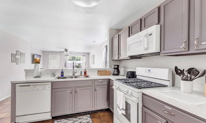 Humble House | Welcoming 3 Bed/2 Bath Home near IAH