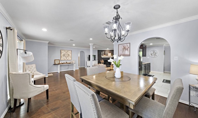 Spring Branch West House | Welcoming 3 bed, 2 bath residence, situated on a serene cul-de-sac.