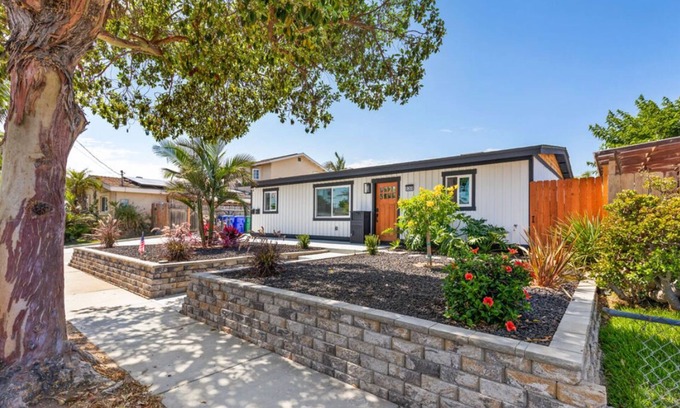 Clairemont House | Welcoming 3-bedroom bungalow close to all with AC in sunny San Diego