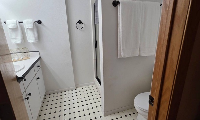 West End Condo | Welcoming 3-bedroom condo with AC in Billings